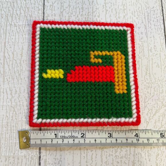 Vintage Plastic Canvas Christmas Coaster Set with Holder - Picture 5 of 9